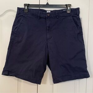 GAP 10 inch inseam shorts. EUC